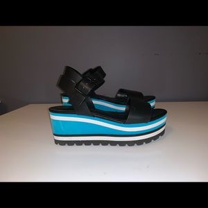 Like new platform ALDO sandals